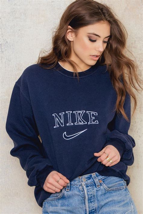 vintage nike sweatshirts for women